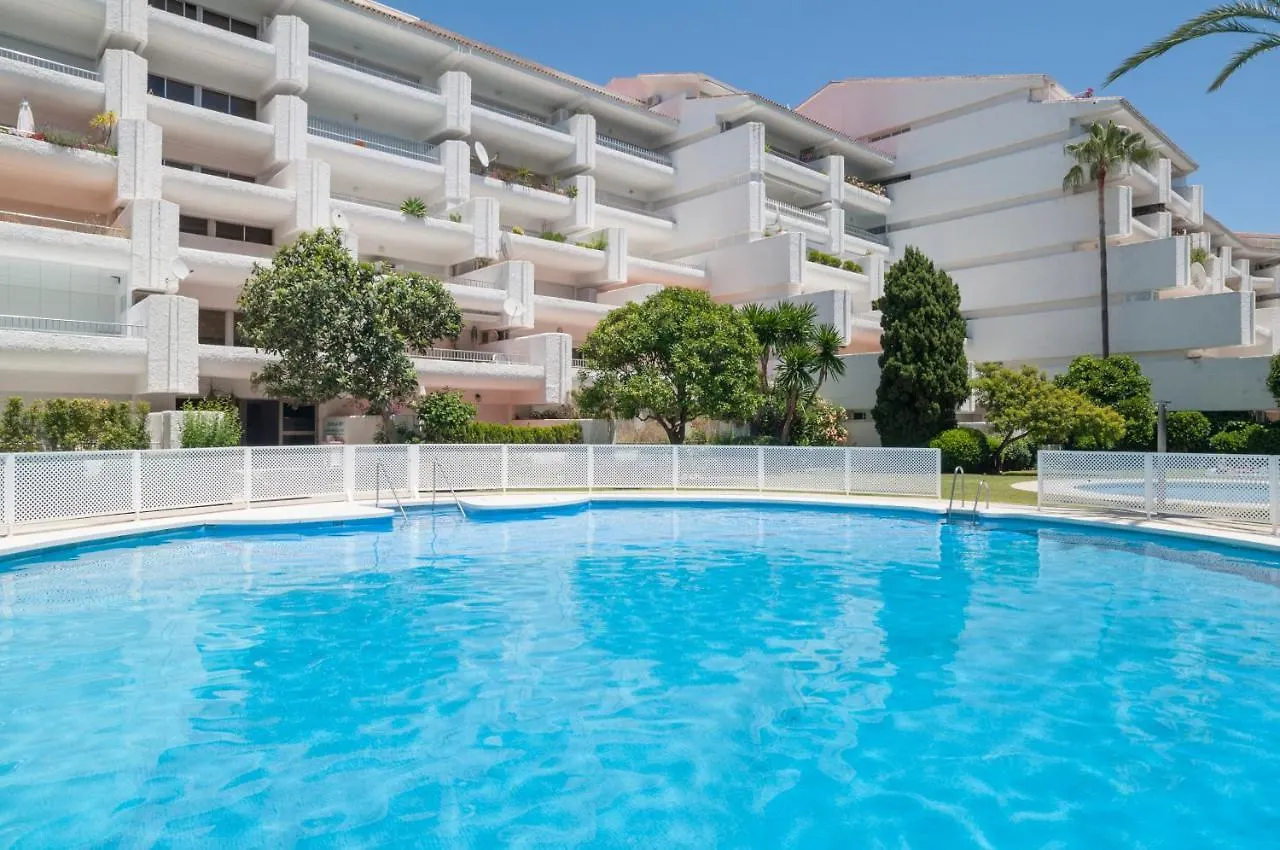 Jardines Del Mar Apartments Μαρμπέλλα