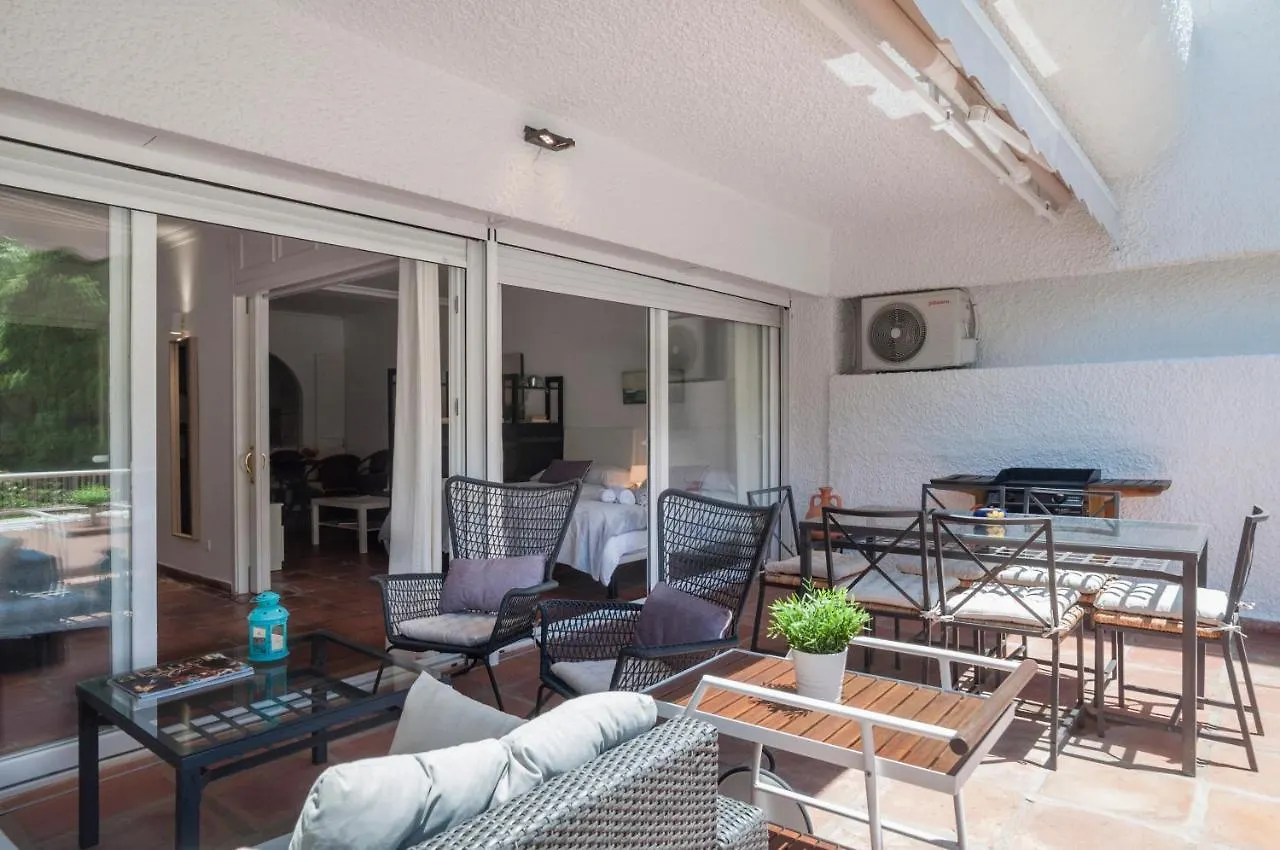 Jardines Del Mar Apartments Μαρμπέλλα