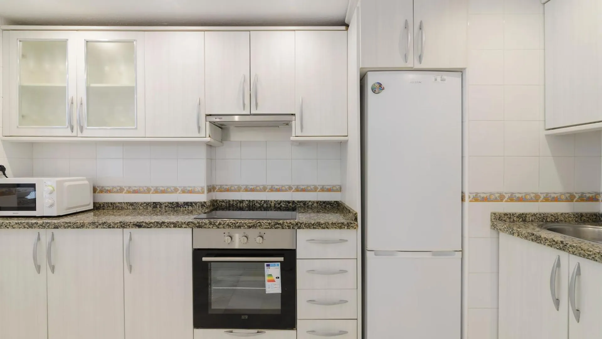Jardines Del Mar Apartments Μαρμπέλλα