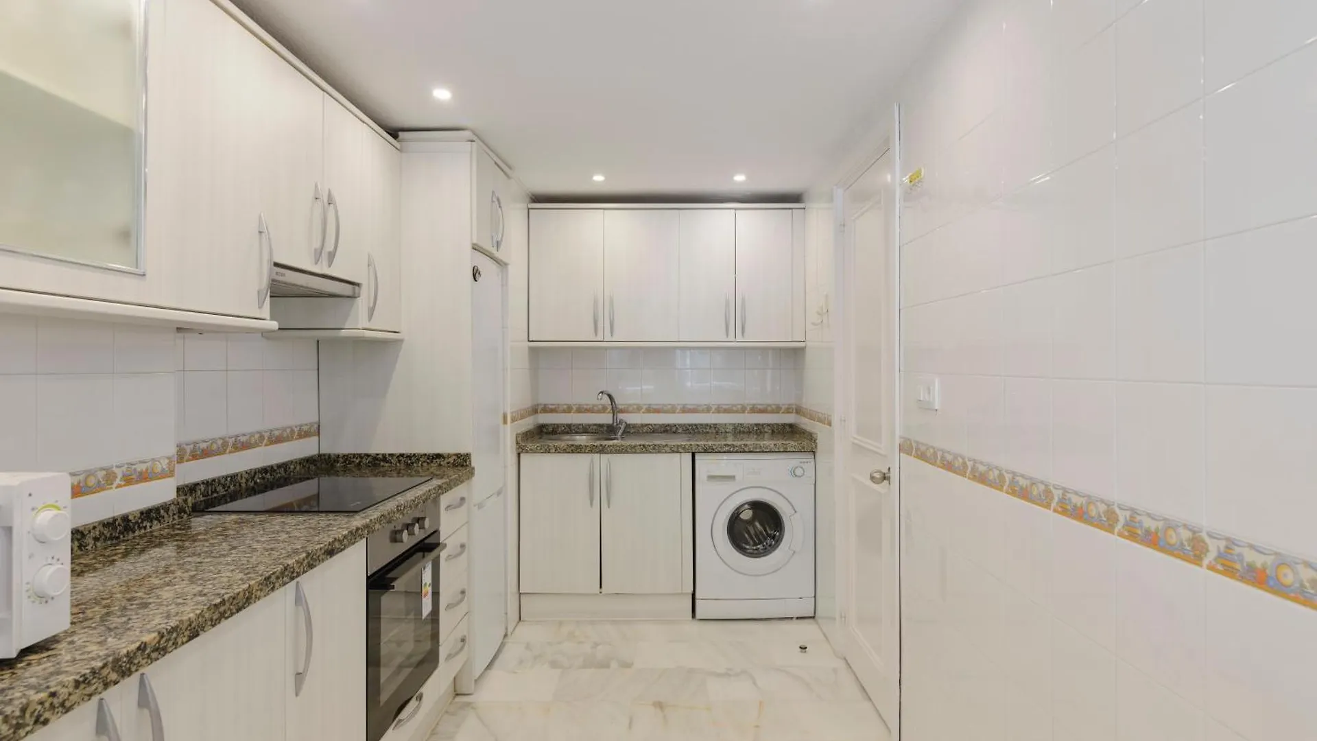 Jardines Del Mar Apartments Μαρμπέλλα
