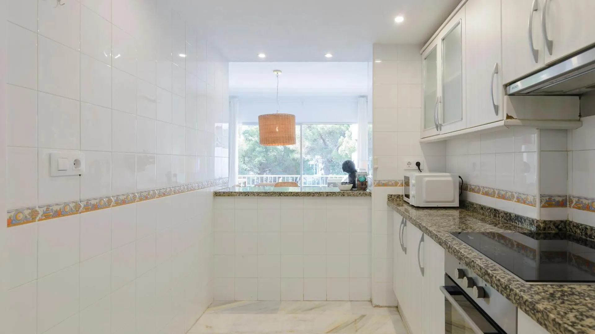Jardines Del Mar Apartments Μαρμπέλλα
